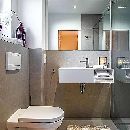 Tdyhomes Hotell *